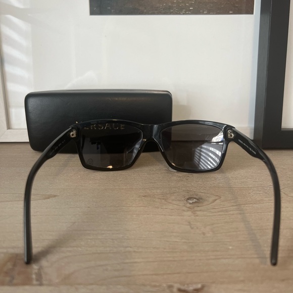 Versace Sunglasses model 4216 - Picture 6 of 9